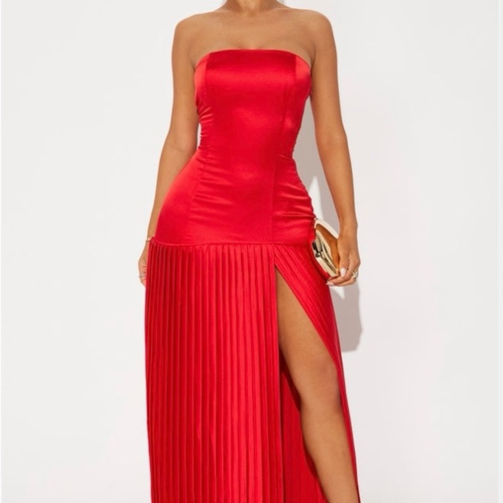 Elegant Red Strapless Dress